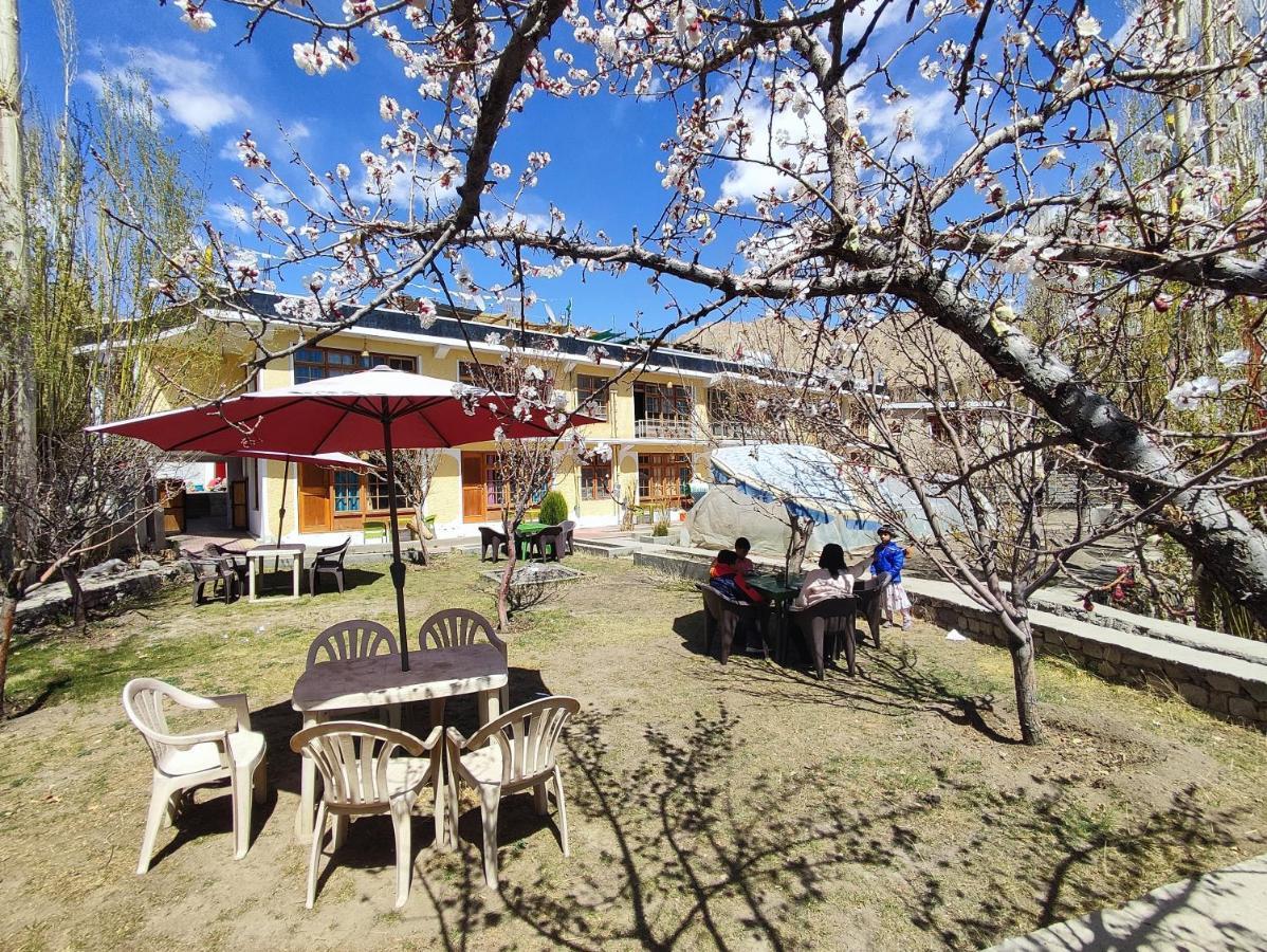 Snow Lion Ladakh Hotel Leh Exterior photo